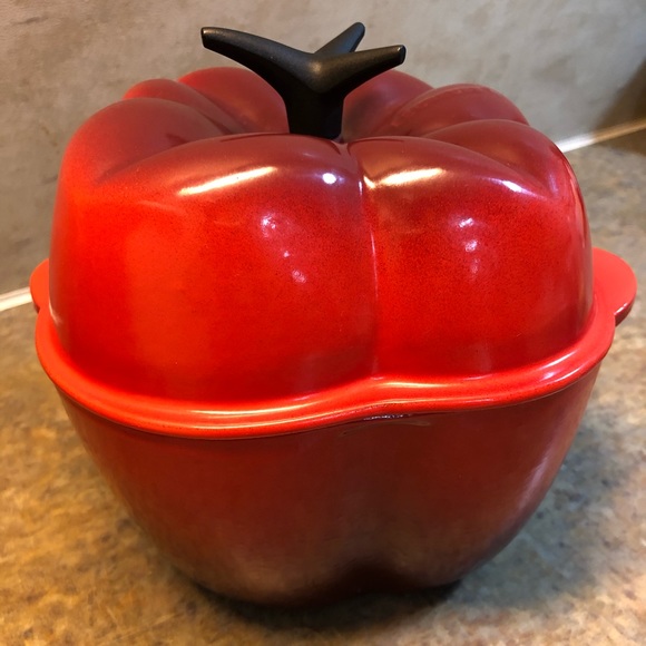 Le Creuset Kitchen Le Creuset Bell Pepper Cocotte Poshmark